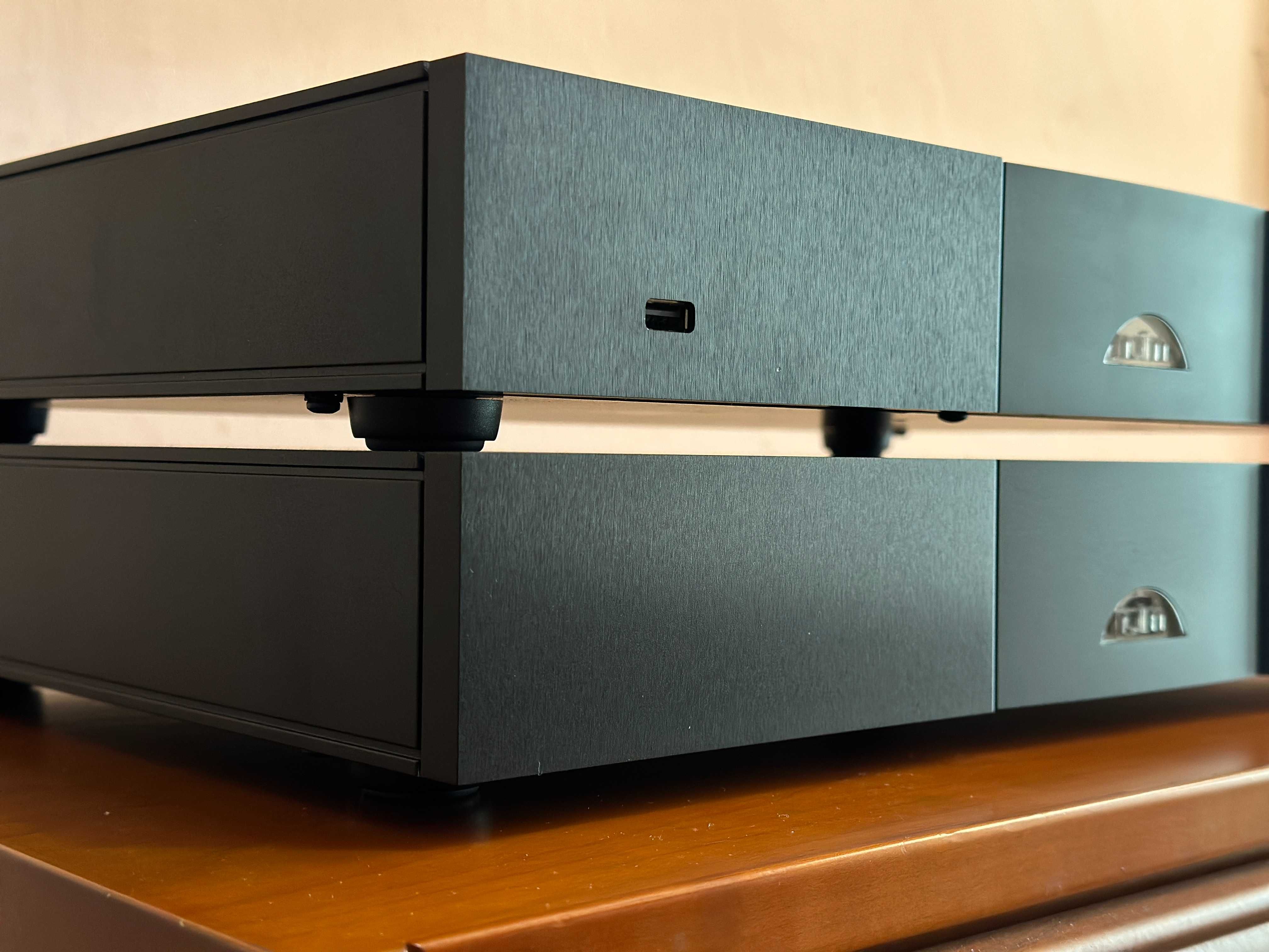 Мережевий стример і ЦАП Naim ND5 XS  з блоком живлення Naim XP5 XS