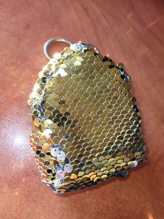 Złoty breloczek, mini portfelik z flamingiem