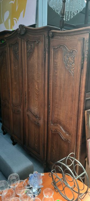 Dębowa czterodrzwiowa szafa w stylu Ludwika RATY