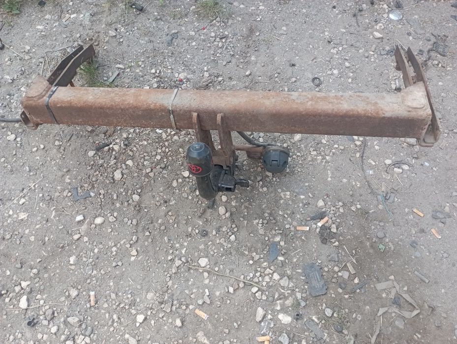 Hak holowniczy toyota corolla verso ll rok 04