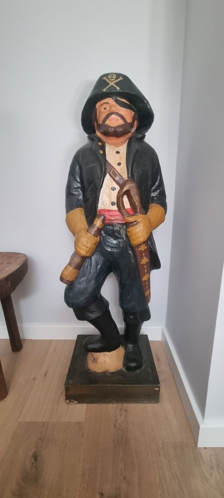 Pirata em  papel mache