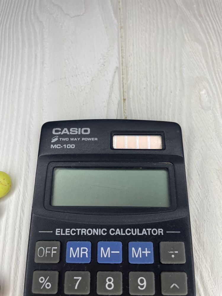 Калькулятор CASIO MC-100 в отличном состоянии