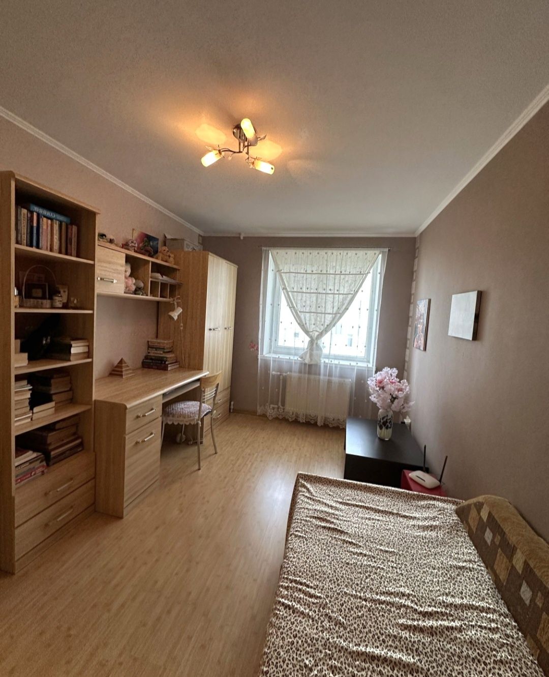 Продаж 3к  скважіна Леваневців можно сертіфікат