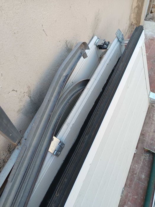 Portão de garagem seccionado