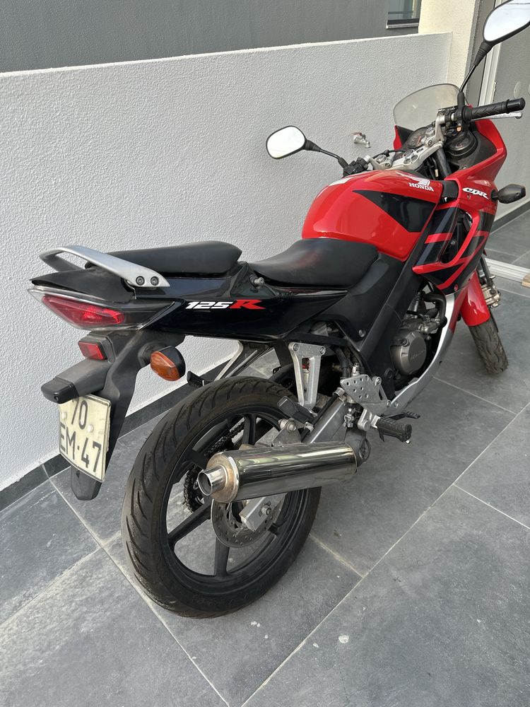 Honda CBR125 do ano de 2008