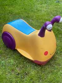Pierwszy jeździk dla dziecka Buggly Wuggly B.Toys