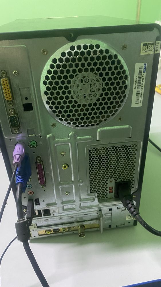 Монитор Samsung SyncMaster 710n, системный блок Celeron 213 ГГц