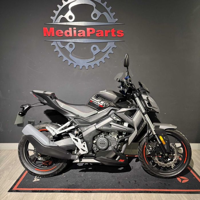 UM XTREET RS125 de 2022 com 2502 KMS