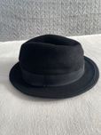 Wełniany elegancki kapelusz