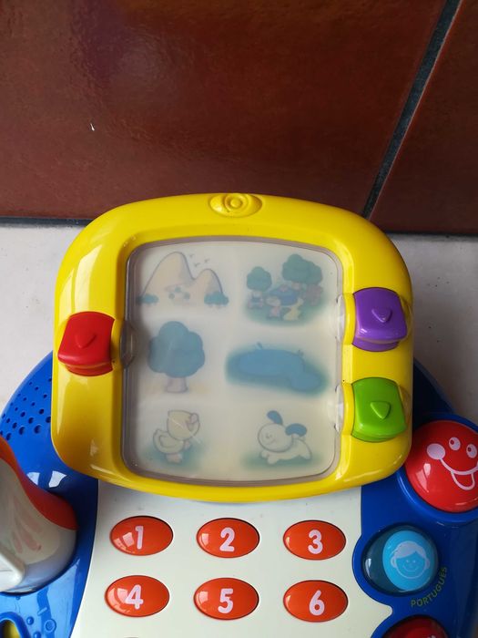 Brinquedo interativo para crianças Português e Inglês