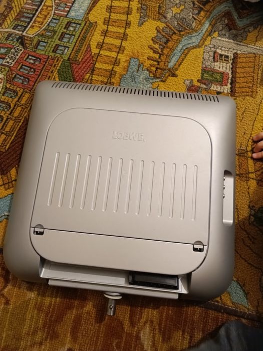 дизайнерський РК-телевізор Loewe Mimo 15.