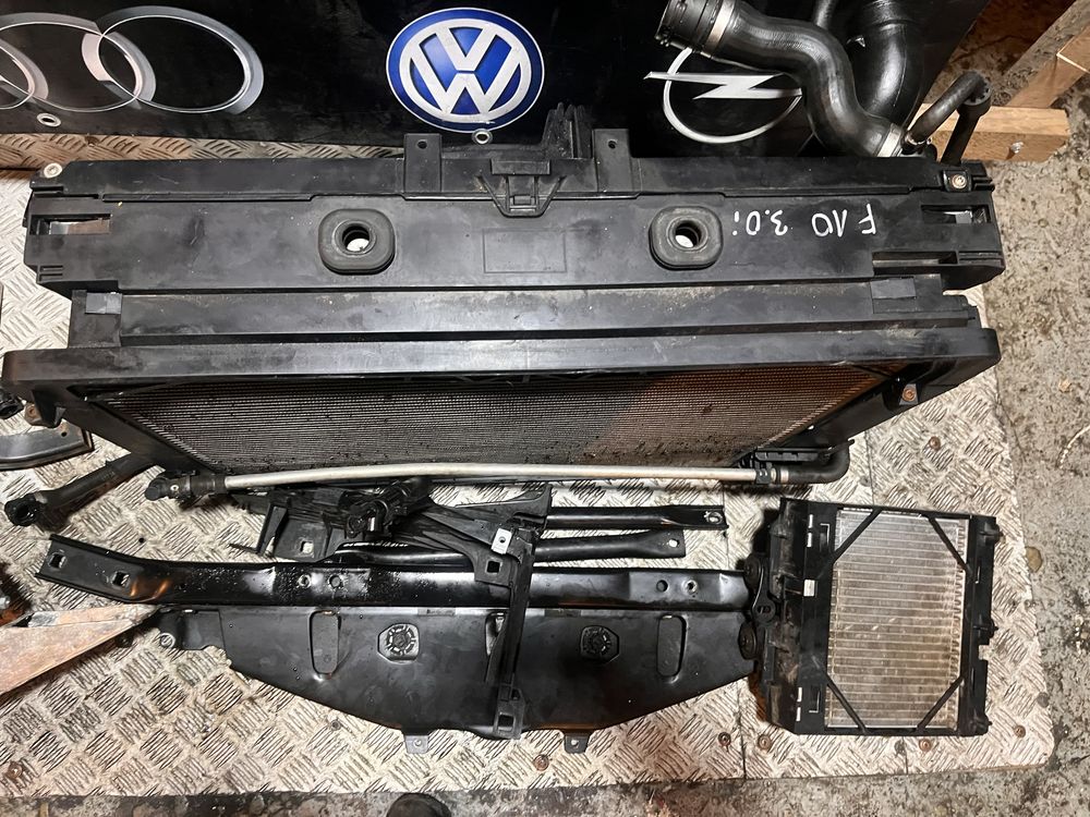 Bmw f10 f11 pas przedni chlodnice 535i n55 komplet