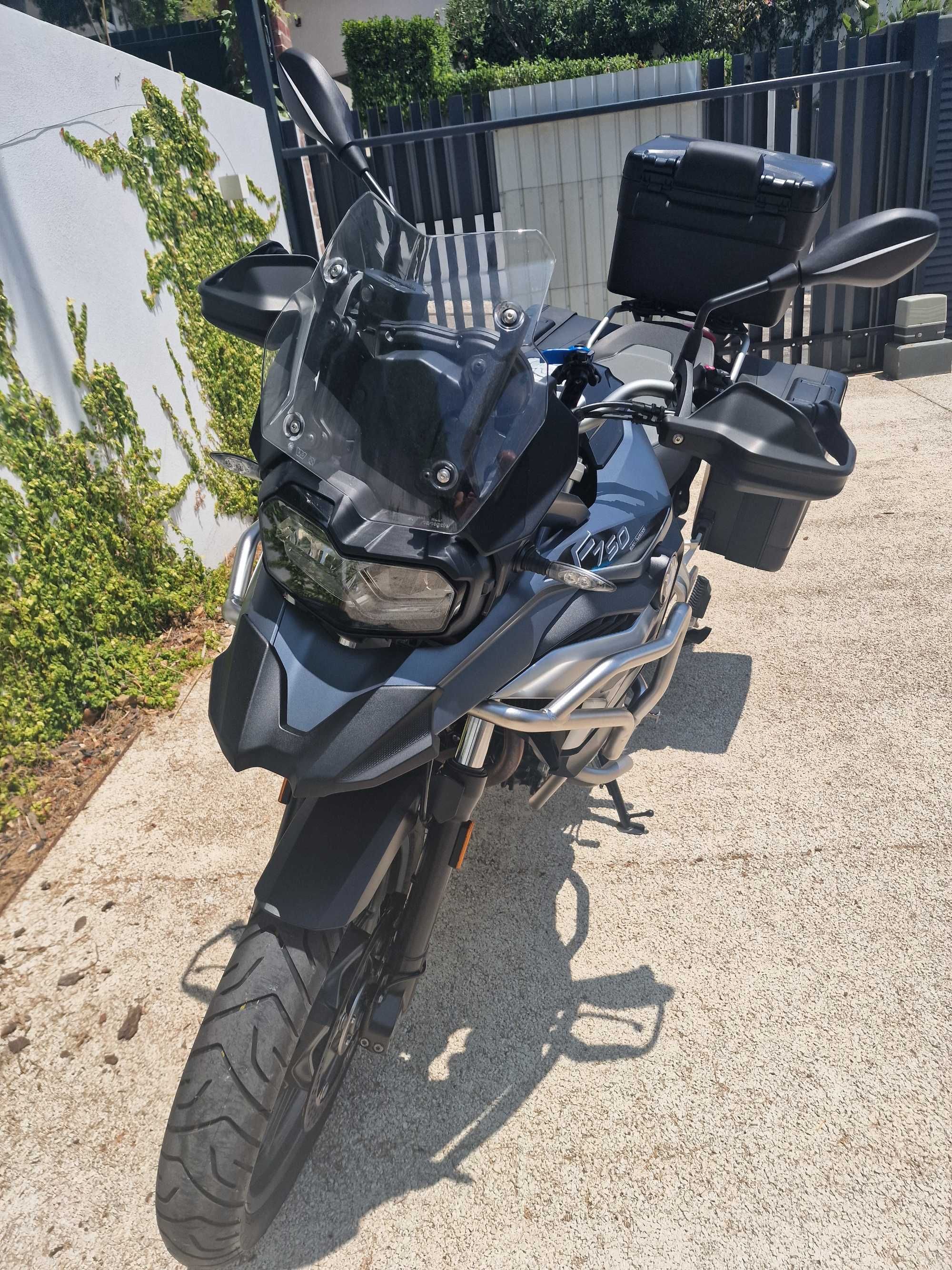 BMW F 750GS Exclusive c/ muitos extras, kit malas, apenas 8,500 kms