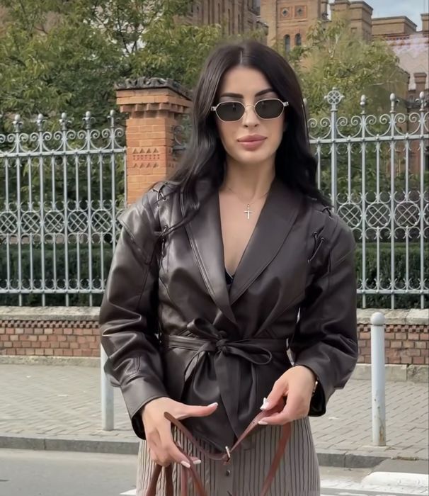 Продам трендову чорну косуху