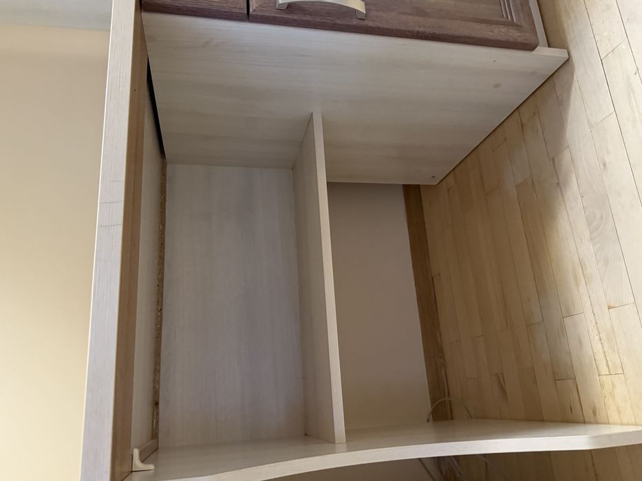 Стіл компʼютерний письмовий