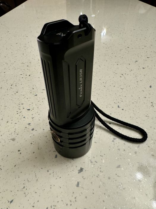 Fenix LR35R Ліхтар пошуковий!