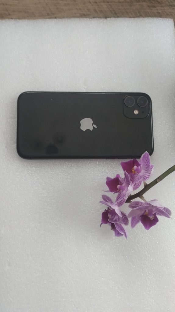 iPhone 11 256 G never lock + чехол+ зарядка