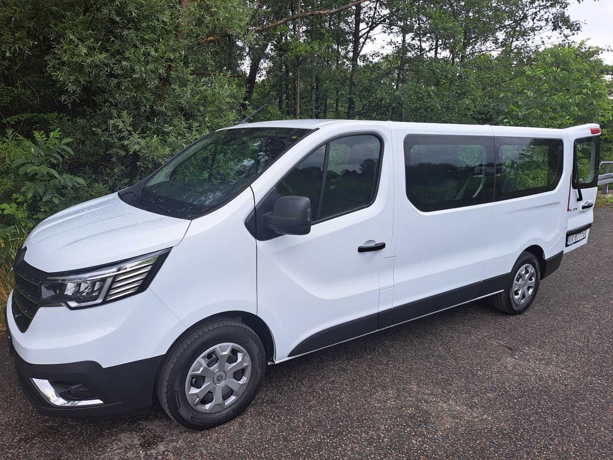 Wynajem Renault Trafic 8 lub 9 osobowe