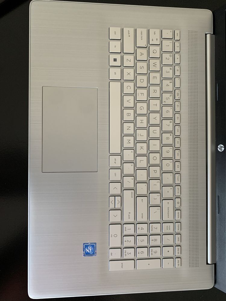 Laptop HP ( Windows 11) Intel UHD Graphics 600 1.10GHs