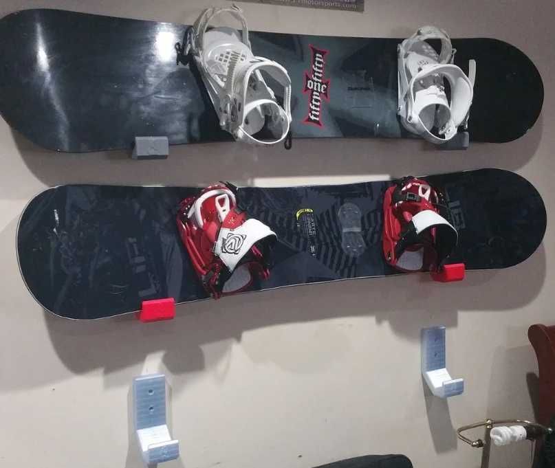 Uchwyty na ścianę trzymanie na deskę snowboard