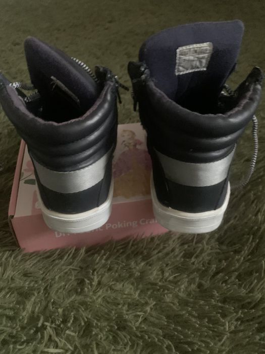 Продам кроссовки для мальчика д