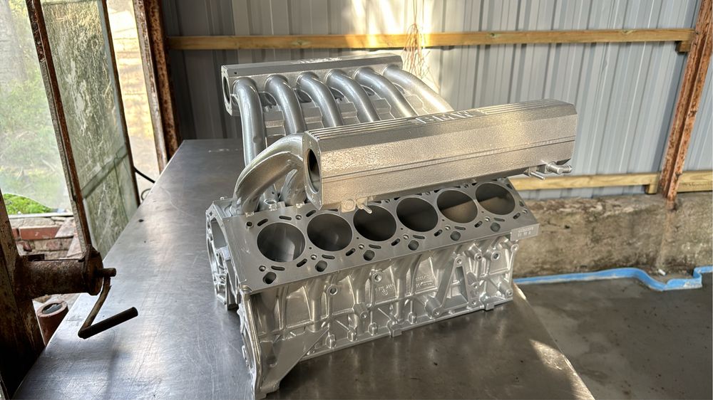 Stylowy Stolik z silnika bloku BMW V12 m70 750i rarytas