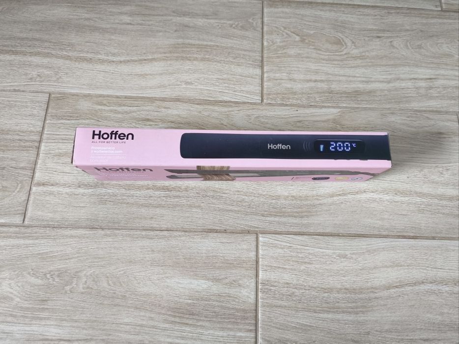 Prostownica z wyświetlaczem