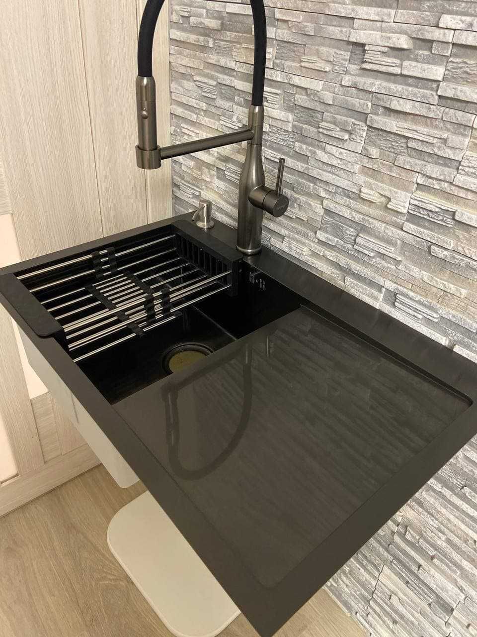 Кухонная мойка Platinum HANDMADE PVD 780-480мм. чорная
