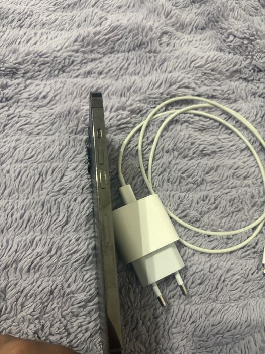 Iphone 12 Pro Max com carregador original