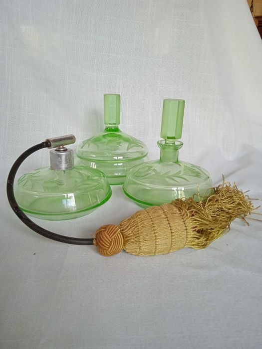 Komplet toaletowy szkło uranowe