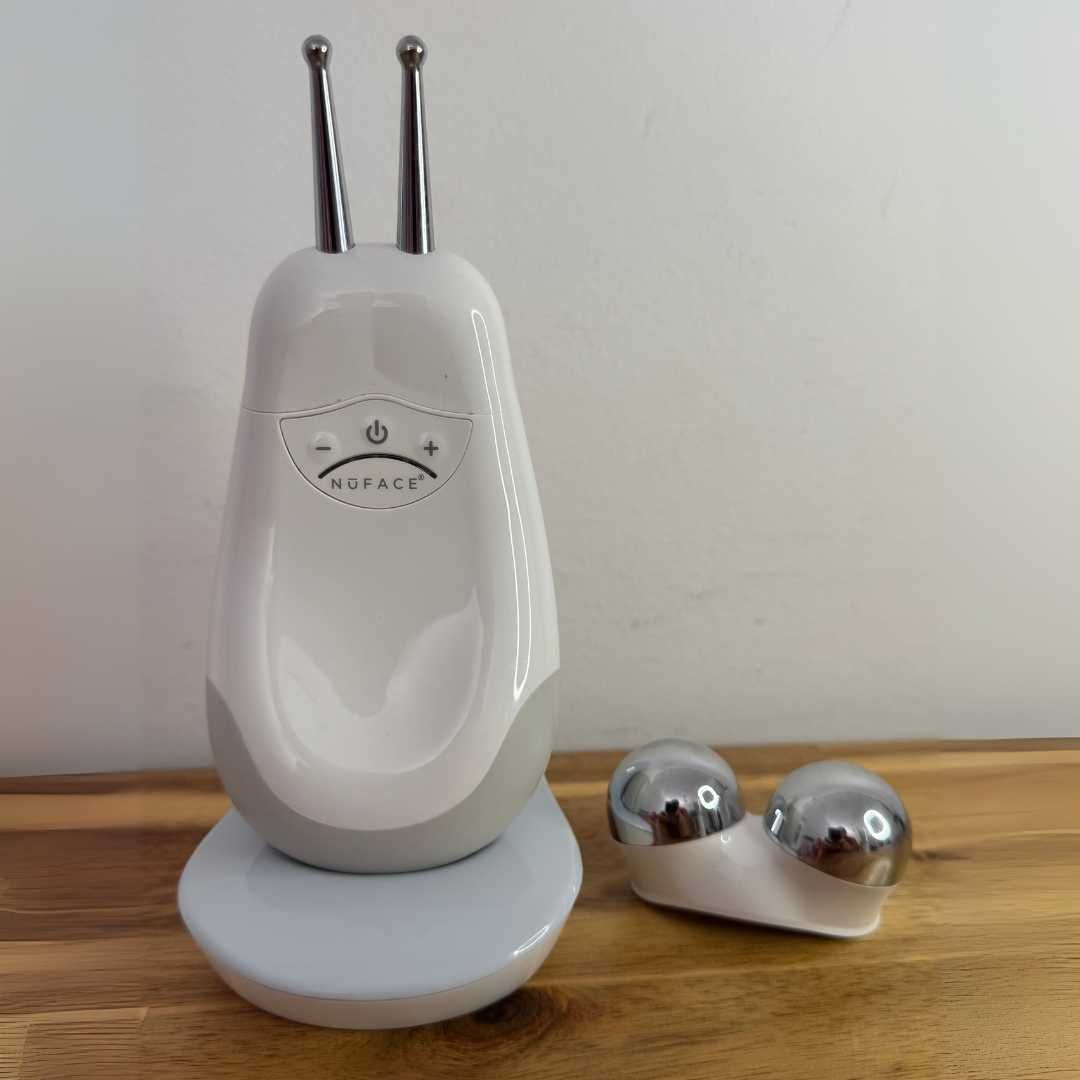 NuFACE Trinity+ com aplicador para lábios e sobrancelhas