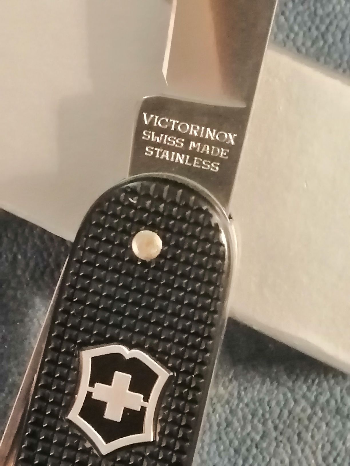 Canivete suíço Victorinox Alox