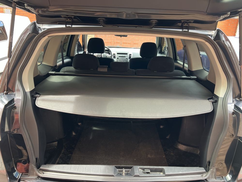Mitsubishi Outlander XL