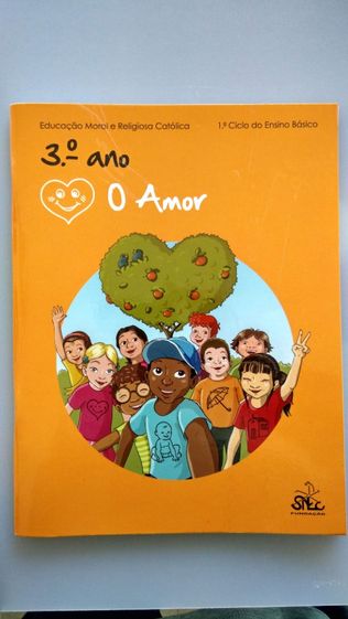 Livros educação moral e religiosa católica 1º,3º, 6 º ,7º ,8º  e 9º