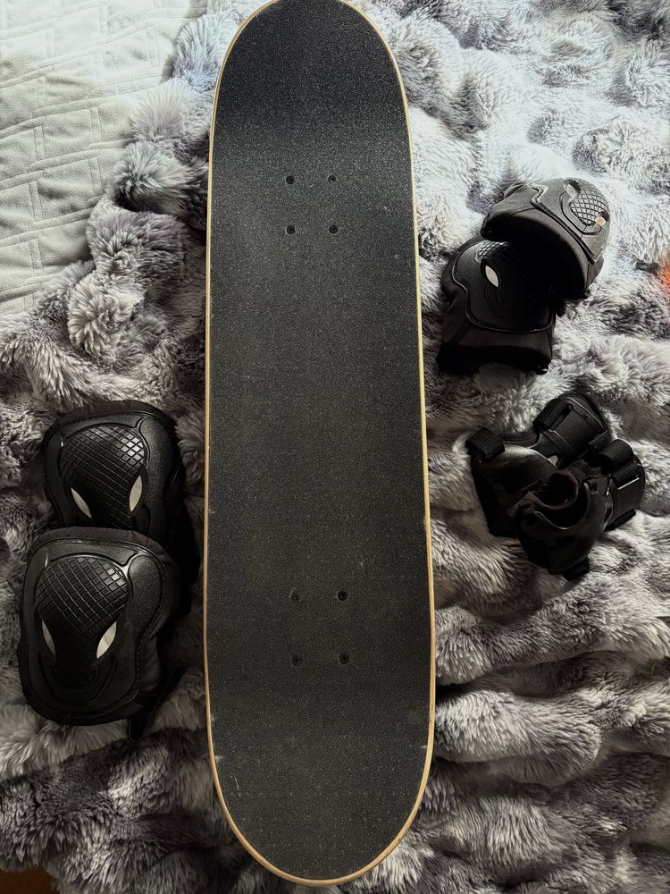 Skate Santa Cruz e proteções