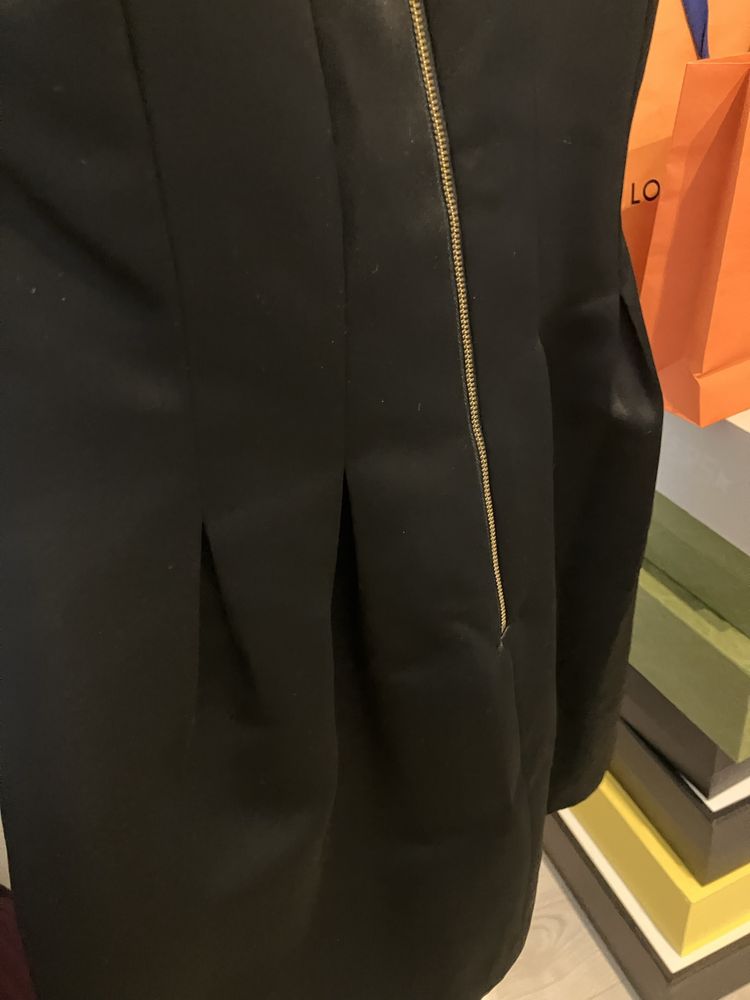 Vestido preto acetinado