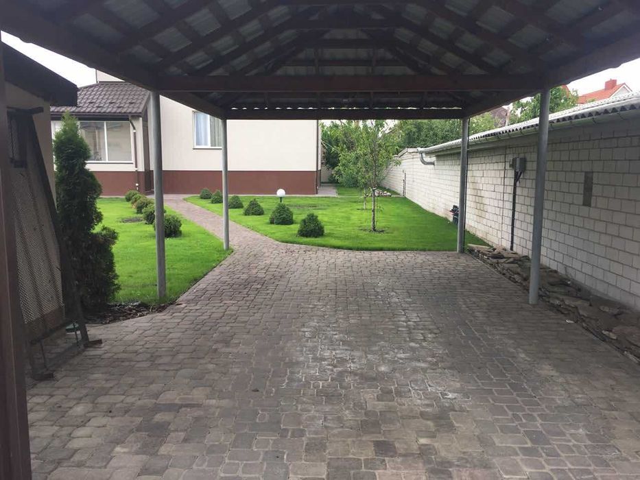 Продам 2 єт. дом 350 кв.м. в г.Вішгороде,микрорайон Дедовица