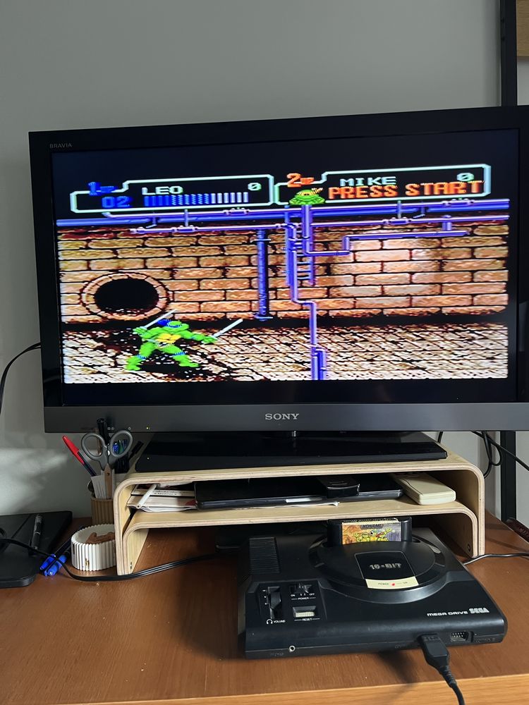 Mega Drive 3 comando ,3 originais e um com todos os jogos disponíveis