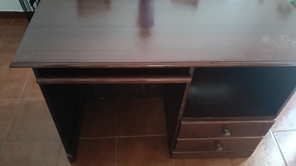 Secretaria com gaveta extensível