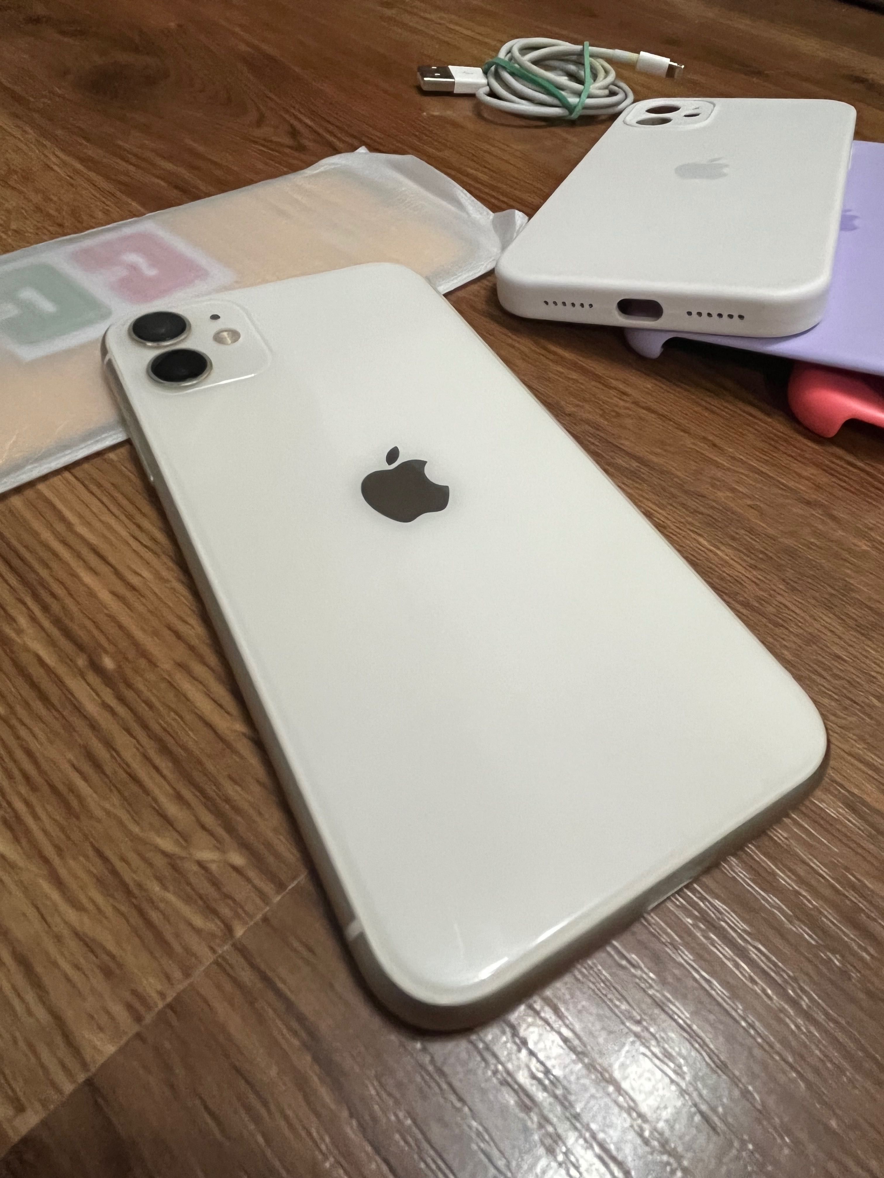 iPhone 11 128gb ідеальний, нова батарейка!