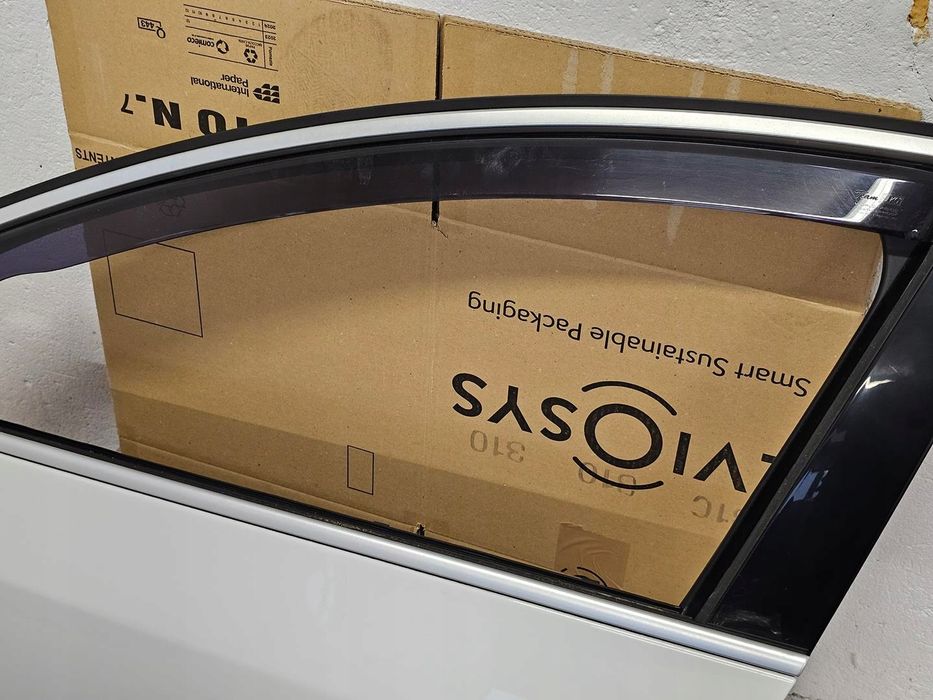 Drzwi lewy przód volvo V60 S60 2010--2017 /614-46