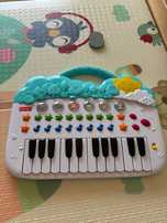 Pianinko Fisher Price [zabawka dla niemowlaka]