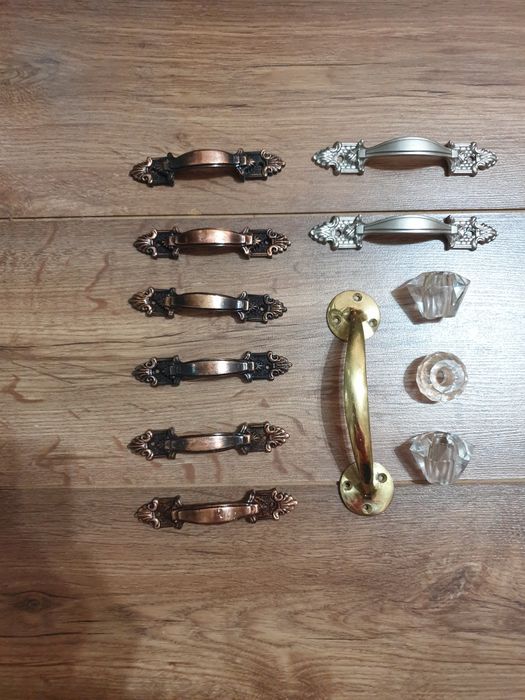 Накладні ручкі на двері, врізний замок