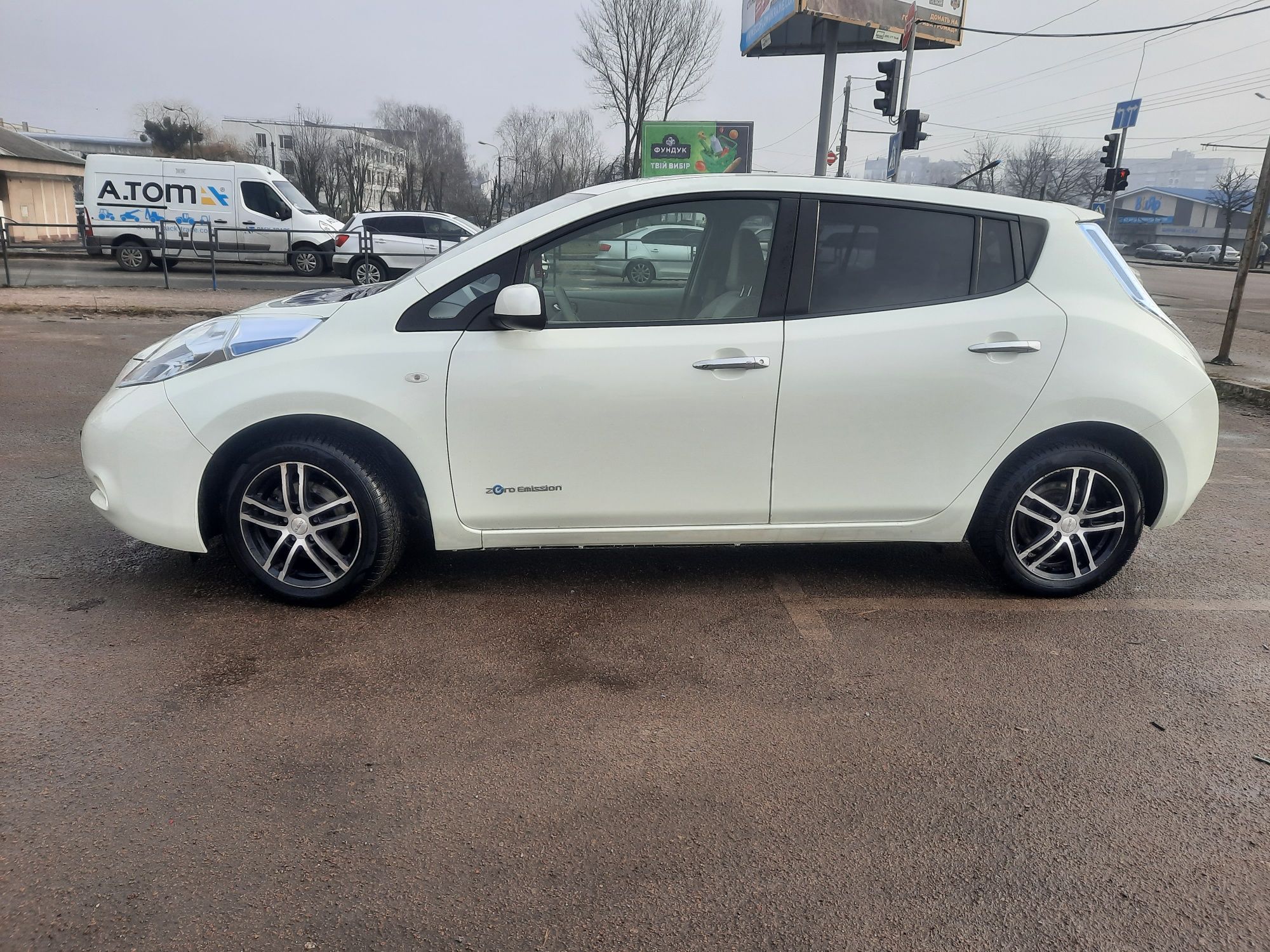 Nissan Leaf нісан ліф