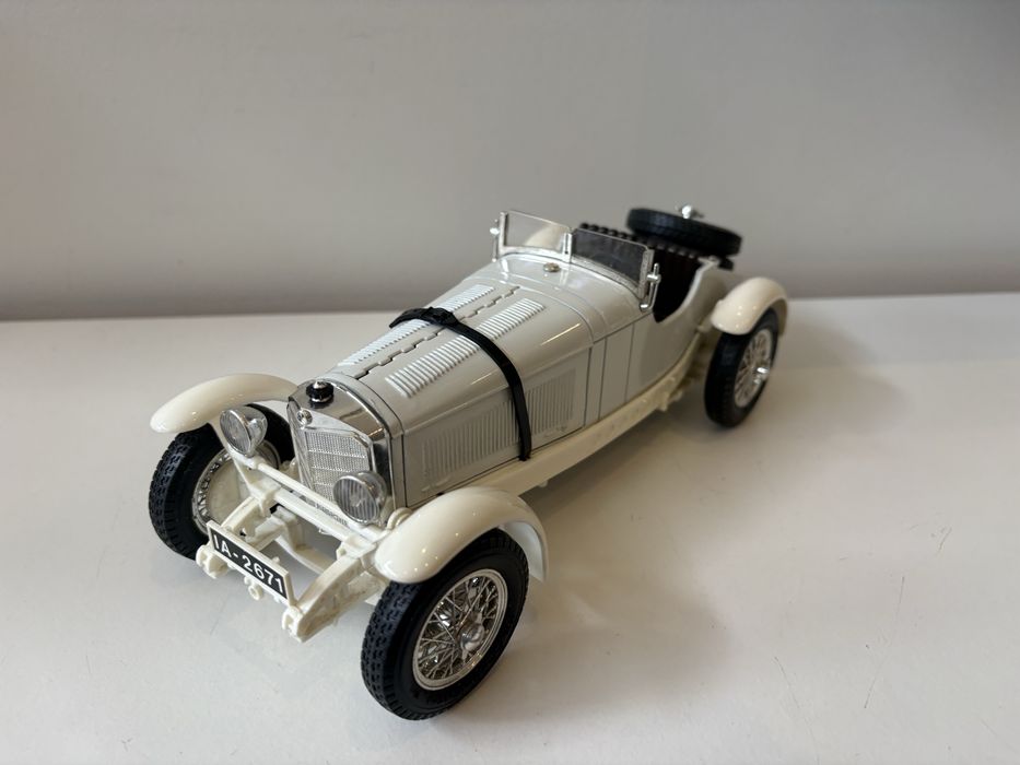 Model Mercedes SSKL 1:18 BBurago Burago (maisto welly)