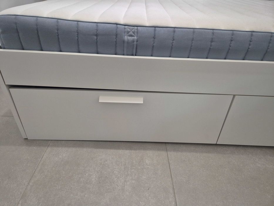 Vendo cama brimnes + colchão