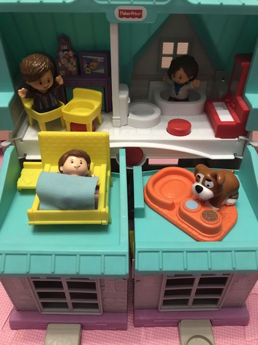 Музичний будиночок/ дом від Fisher-Price.