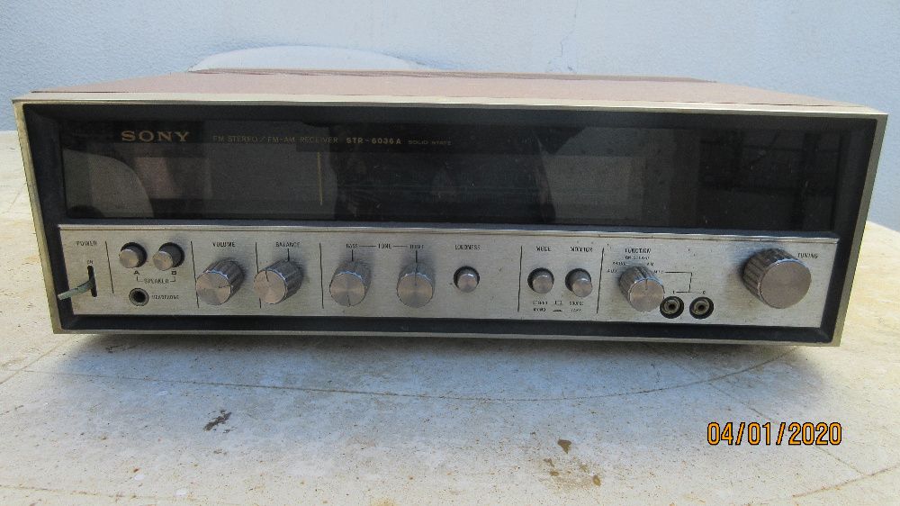 Vende-se Sintonizador / Amplificador SONY STR-6036A
