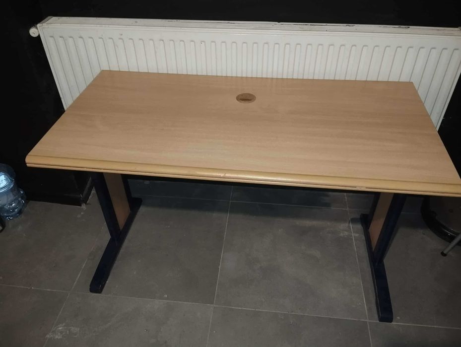 Biurko 120x60 Jasne Dobry Stan Wytrzymałe Solidne