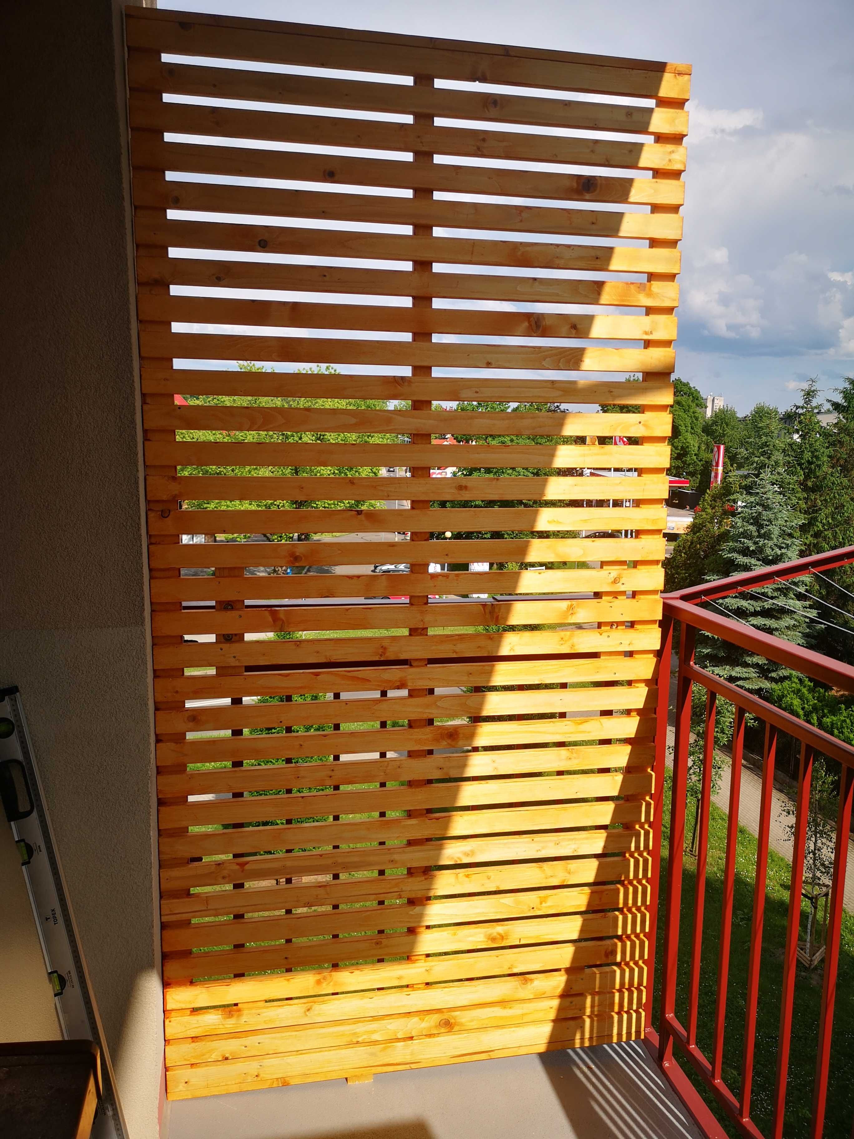 Pergola balkonowa drewniana - na wymiar